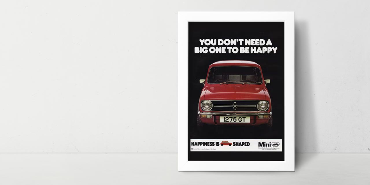 Austin Morris reklama sa crvenim Mini Morisom i natpisom: ne treba vam veliki da bi bili srećni.